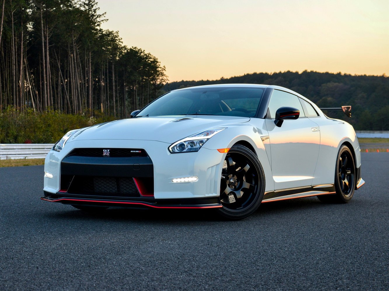 Nissan GT-R 2014 - 2016